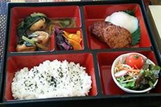 お食事